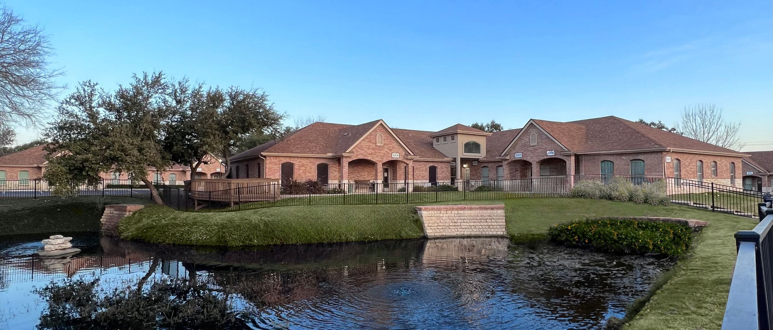 Dental Clinic Exterior in Georgetown Texas - Trade Winds Dental